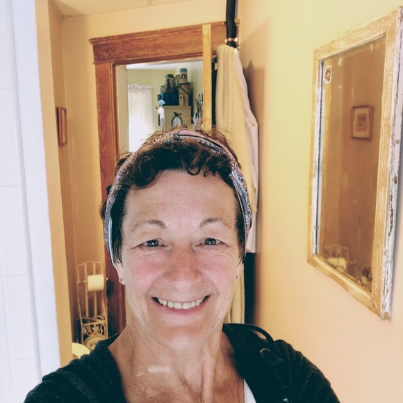 Meet your Posher, Cheryl - Picture 2 of 2